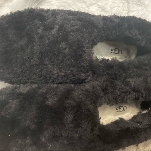 Ugg house slipper - Picture 2 of 3